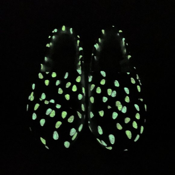 TOMS Classic Women's Size 5 Shoes Gray Glow In The Dark Tree Lights Slip On Flat - Picture 2 of 12